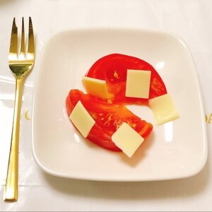 トマトとチーズの和え物